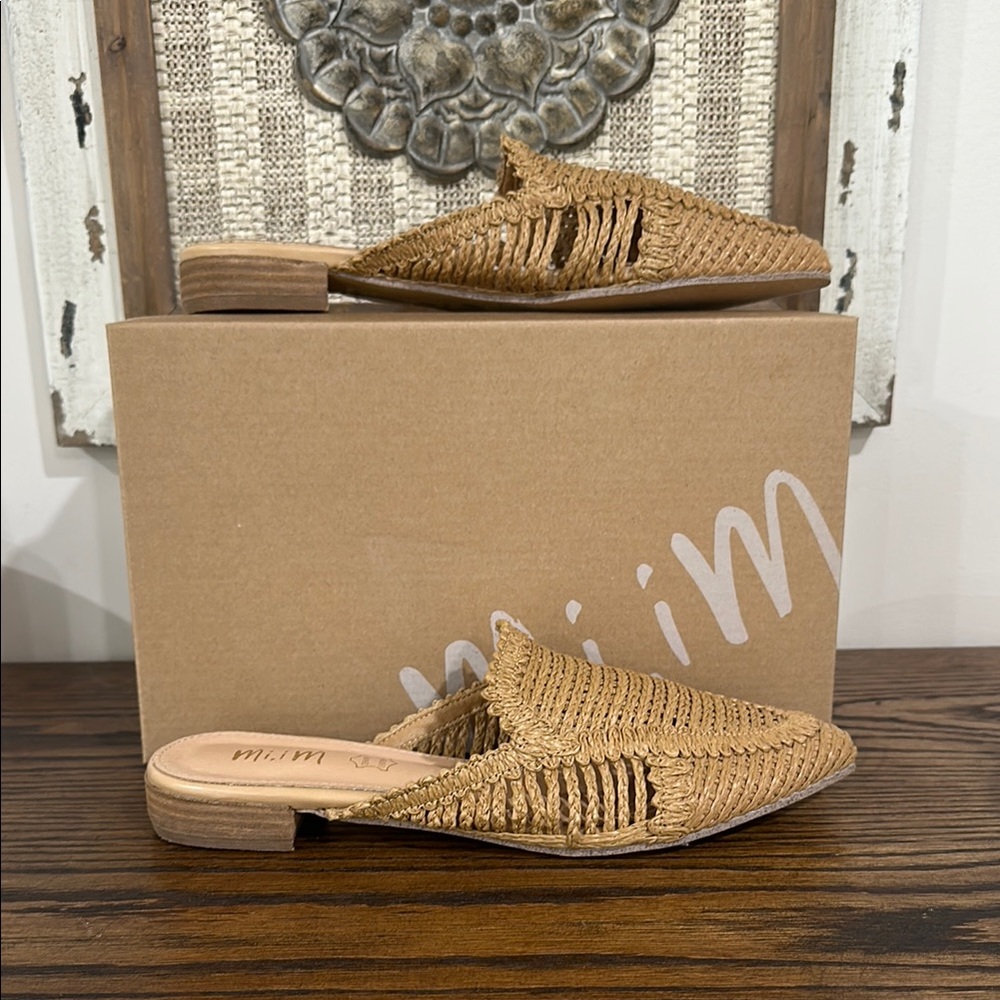 Mi.iM Women's Tan Woven Mules